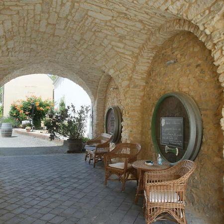 Winzerzimmer - Weingut Tinhof ไอเซนชตัดท์ ภายนอก รูปภาพ
